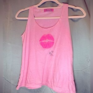 RARE BETSEY JOHNSON BETSEYVILLE “COURAGE, GIRLFRIEND” PINK TANK W/HOT PI…